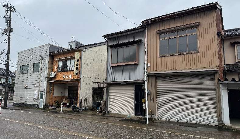富山高岡の外観2